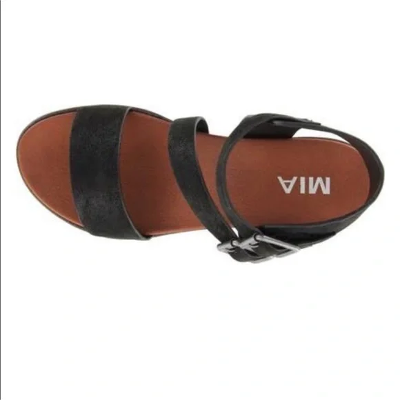 MIA Janyee Lug Sole Ankle Strap Sandals - Picture 3 of 11